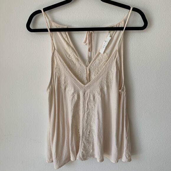 ASTR the Label Embroidered Tie Back Tassel Tank - Picture 3 of 13